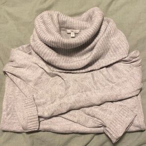 Super soft and cozy Gap Cowl Neck sweater!